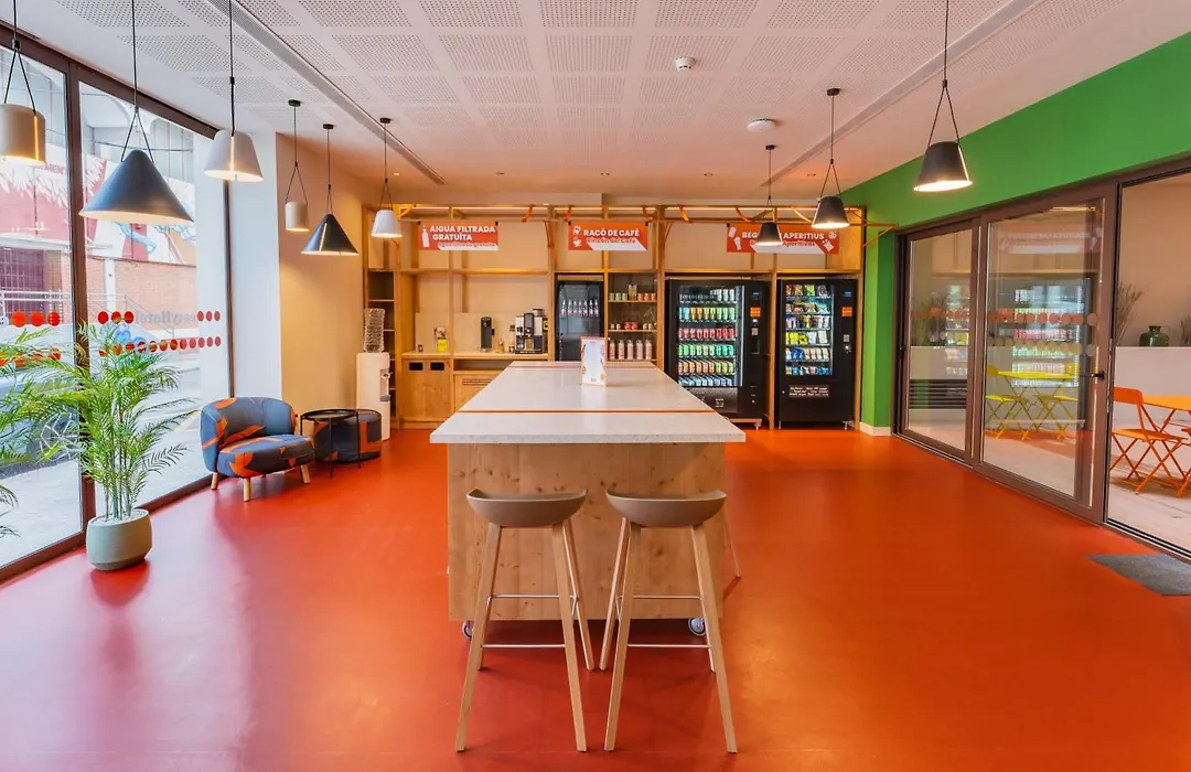 Easyhotel Valencia Ciutat Vella-1